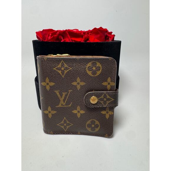 Louis Vuitton Zippy Compact Monogram Wallet - Picture 1 of 12